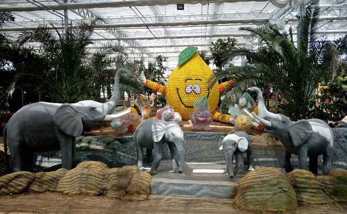 水泥直塑農(nóng)業(yè)嘉年華動物雕塑