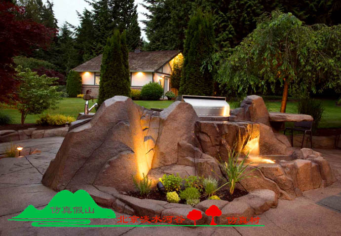 塑石假山施工怎樣合理布局才能達到和諧的要求