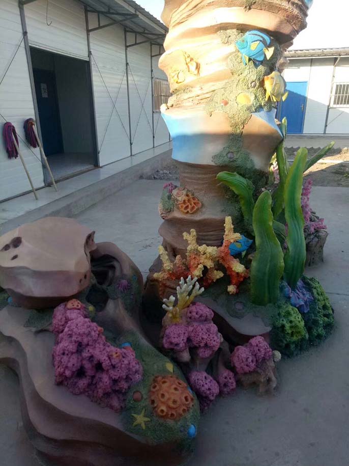 人造珊瑚礁及海洋館環境.jpg 人造珊瑚礁及海洋館環境