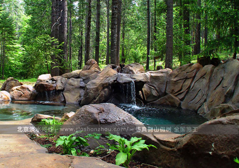 塑石假山.jpg 塑石假山