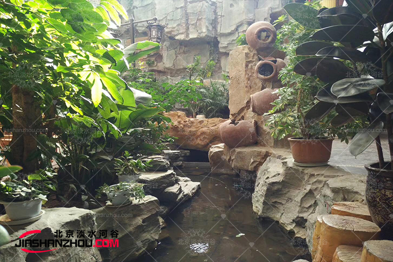 塑石假山.jpg 塑石假山