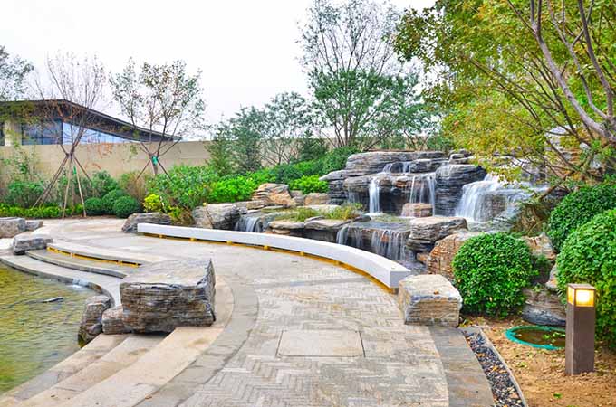 水泥塑石假山.jpg 水泥塑石假山