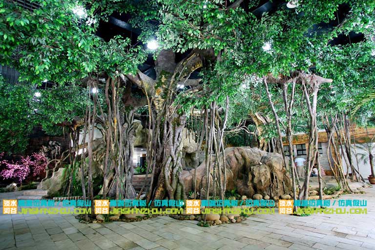 客廳仿真樹.jpeg 客廳仿真樹