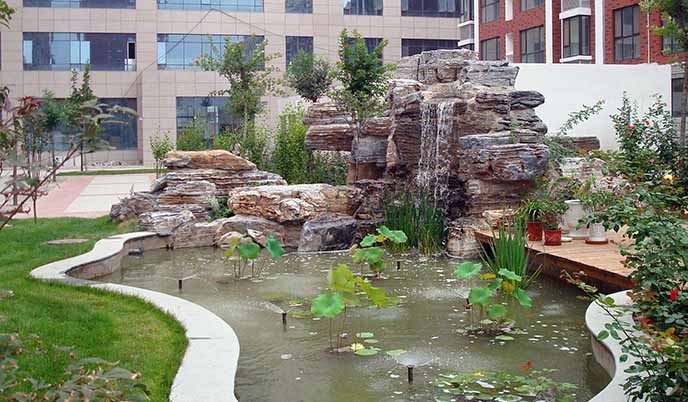 千層石假山水池.jpg 千層石假山水池