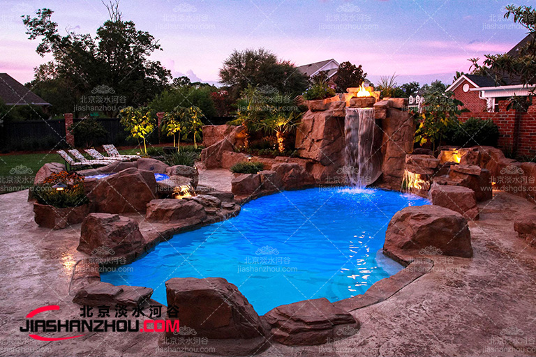 塑石假山.jpg 塑石假山