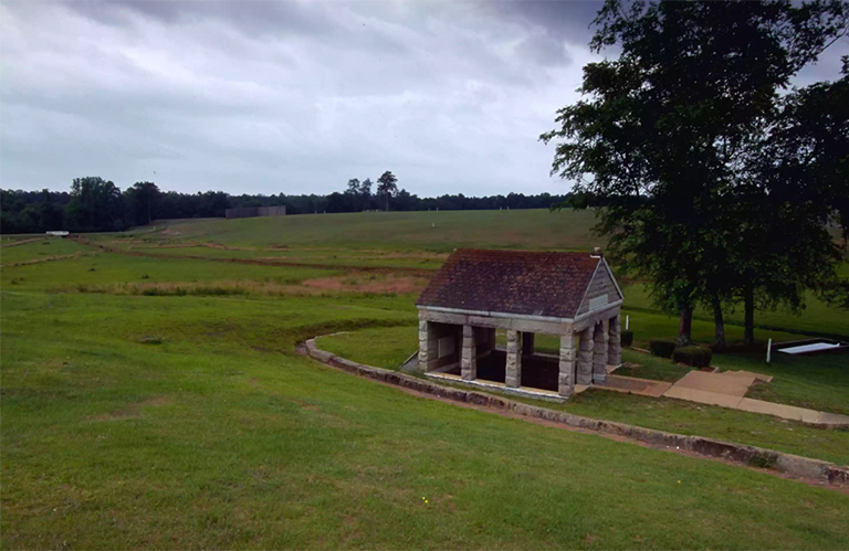 安德森維爾國家歷史遺址的視圖.jpg 安德森維爾國家歷史遺址的視圖