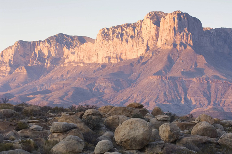 在瓜達(dá)盧佩山的日落在松城,得克薩斯附近.jpg 在瓜達(dá)盧佩山的日落在松城,得克薩斯附近
