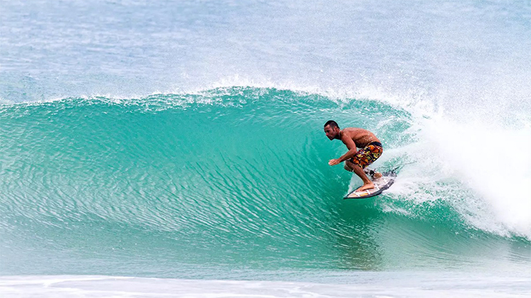 在南中國海沖浪.jpg 在南中國海沖浪