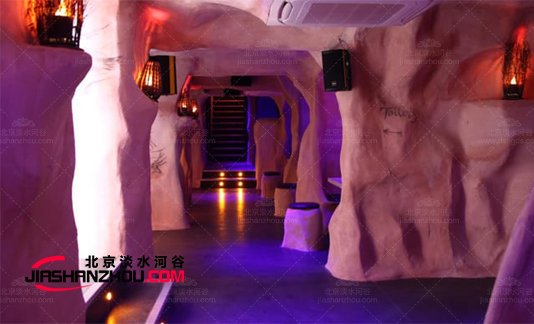 山洞式酒吧.jpg 山洞式酒吧