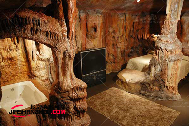 洞穴轟趴館.jpg 洞穴轟趴館