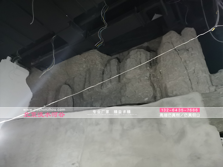 山洞主題酒店.jpg 山洞主題酒店