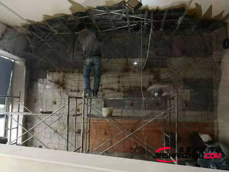 仿真洞穴酒店.jpg 仿真洞穴酒店