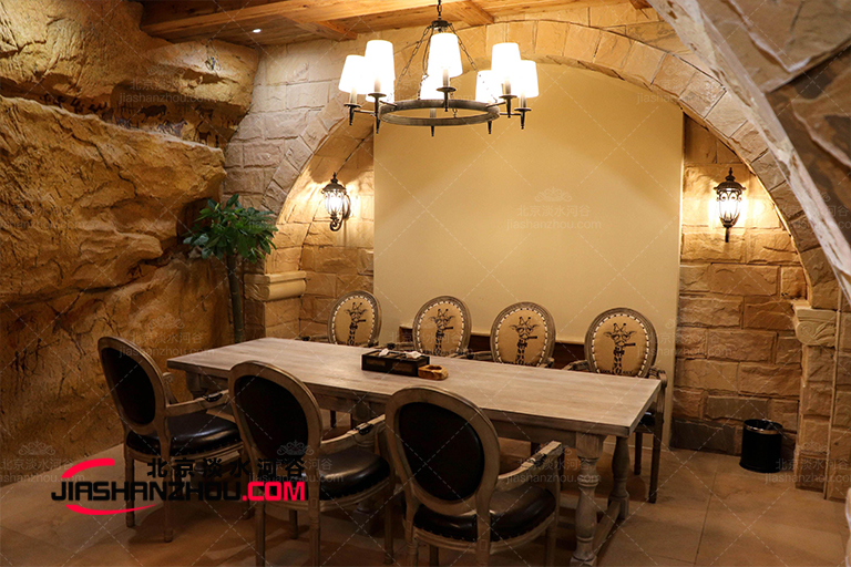 人造洞穴風(fēng)格餐廳.jpg 人造洞穴風(fēng)格餐廳