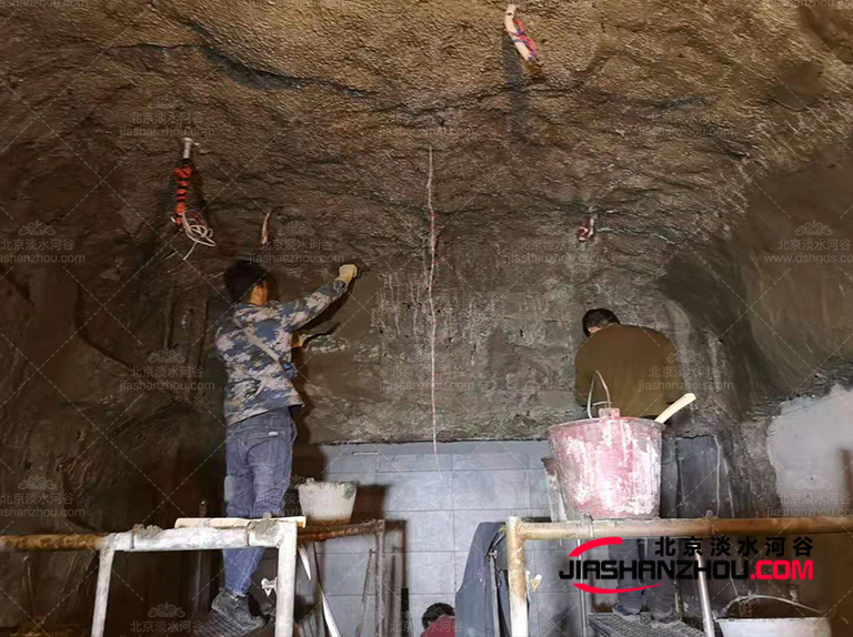 人造洞穴風(fēng)格餐廳.jpg 人造洞穴風(fēng)格餐廳