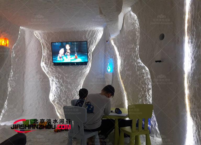 洞穴式鹽療咖啡廳.jpg 洞穴式鹽療咖啡廳