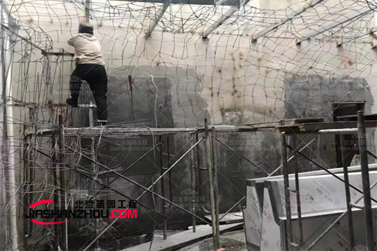 仿真鹽洞轟趴館.jpg 仿真鹽洞轟趴館