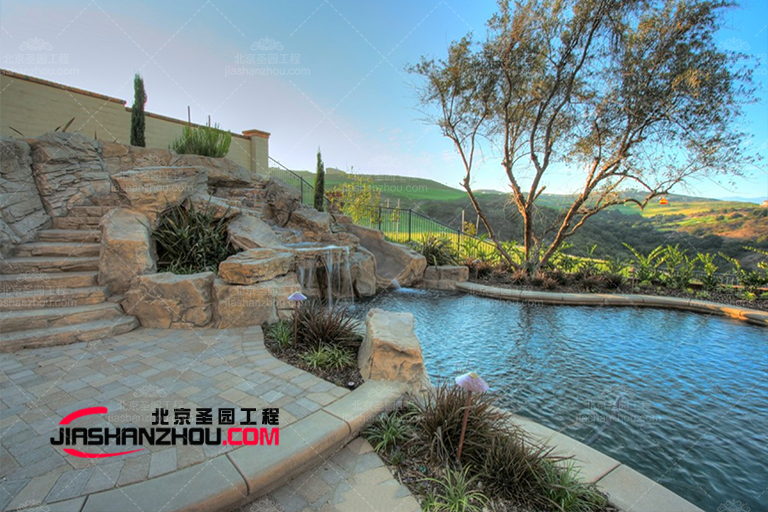 塑石假山.jpg 塑石假山