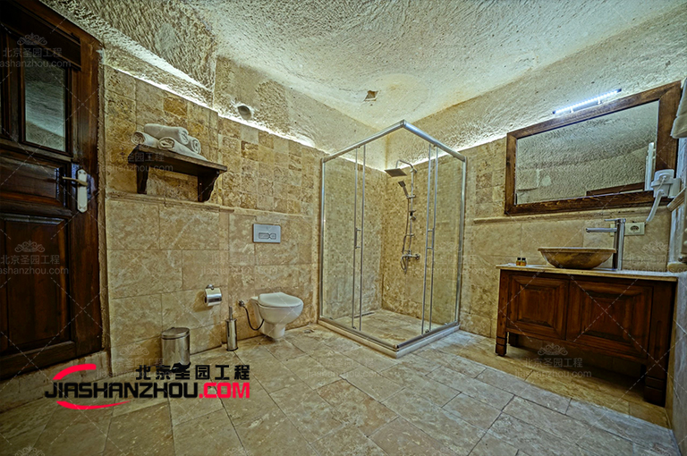 仿真溶洞浴室.jpg 仿真溶洞浴室