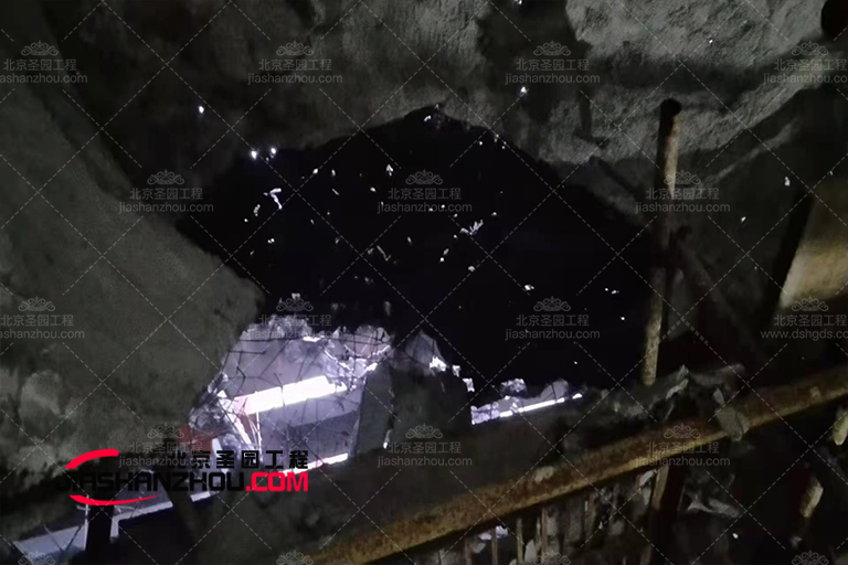 洞穴餐廳.jpg 洞穴餐廳