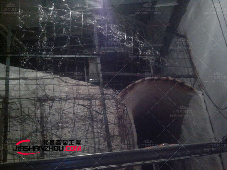 山洞旅行酒店.jpg 山洞旅行酒店