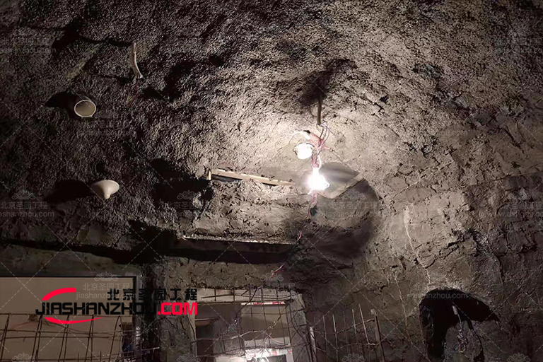 洞穴主題鹽療房.jpg 洞穴主題鹽療房