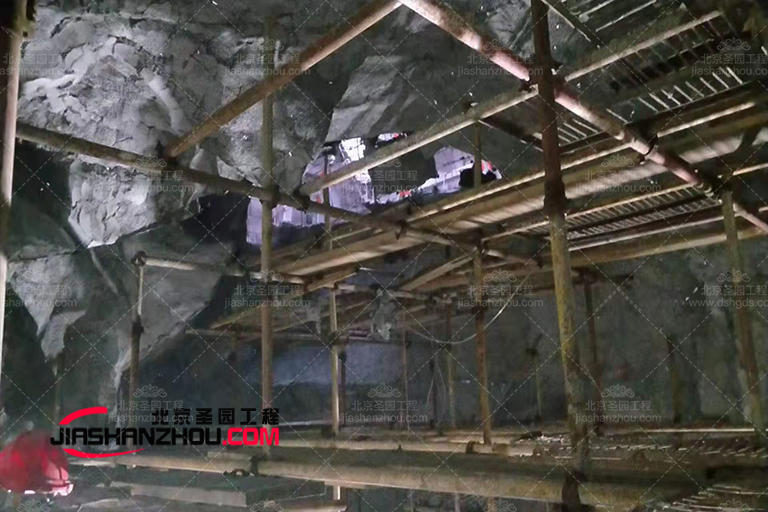 巖洞主題酒店.jpg 巖洞主題酒店