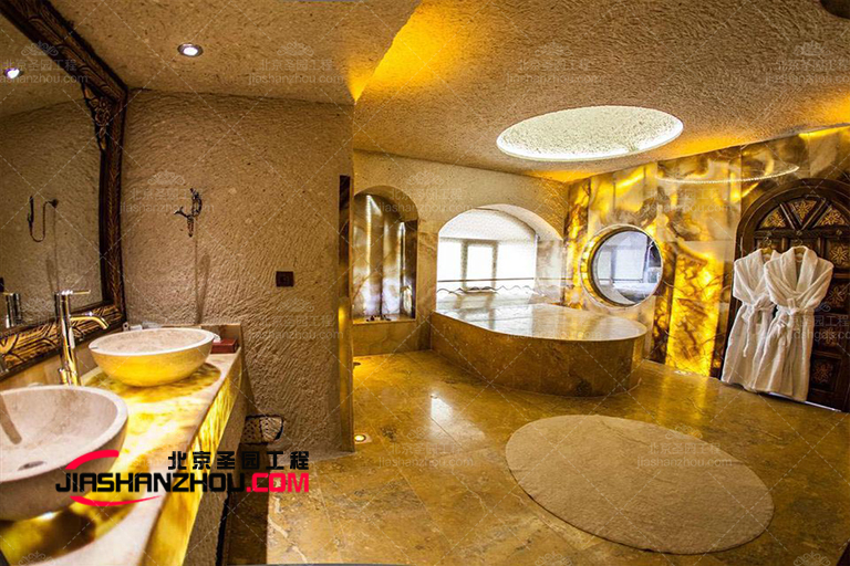 山洞浴室.jpg 山洞浴室