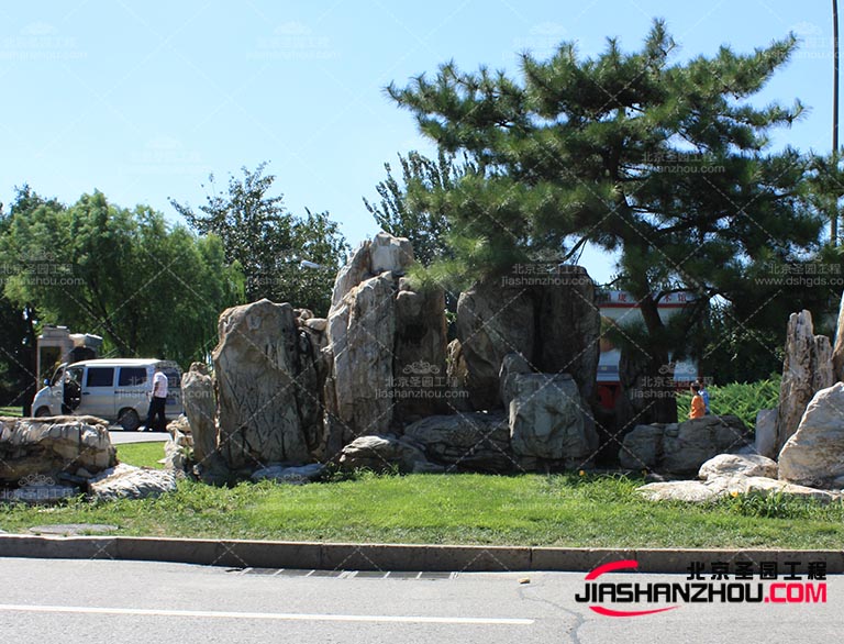 塑石假山.jpg 塑石假山
