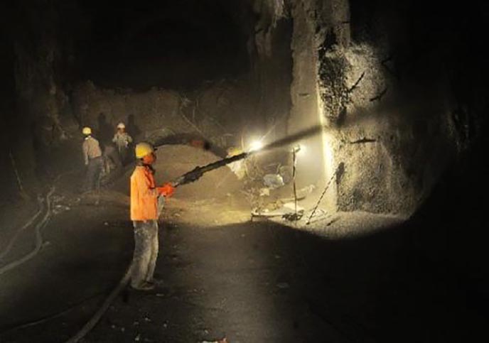 塑石假山.jpg 塑石假山.jpg