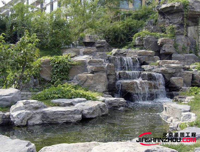 水泥假山溫泉池.jpg 水泥假山溫泉池.jpg