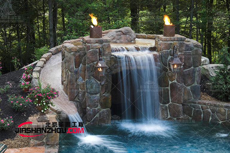 仿真假山.jpg 仿真假山.jpg