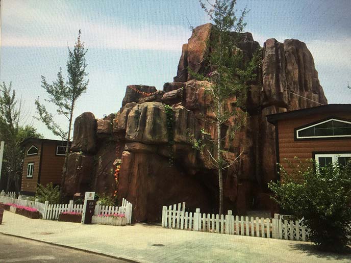 水泥假山.jpg 水泥假山.jpg