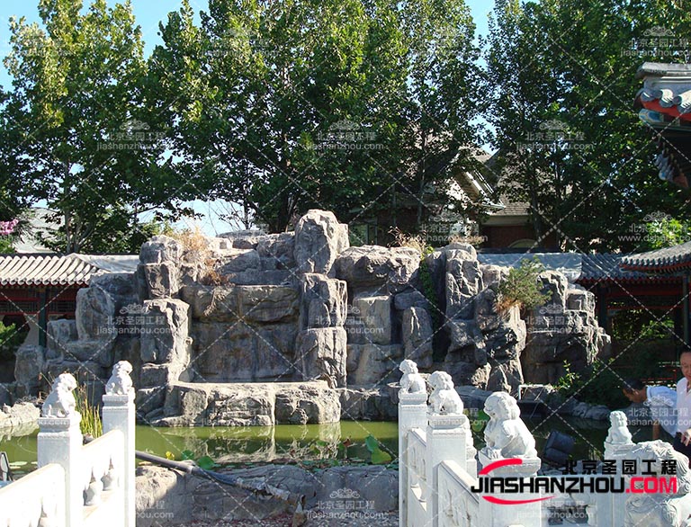 仿真假山.jpg 仿真假山.jpg