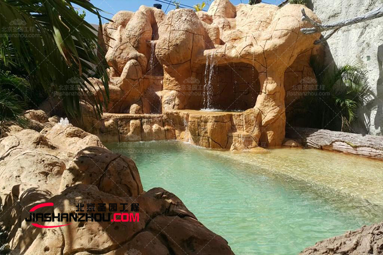 仿真假山.jpg 仿真假山.jpg