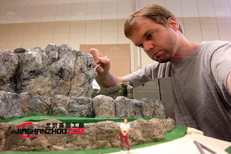 仿真假山.jpg 仿真假山.jpg