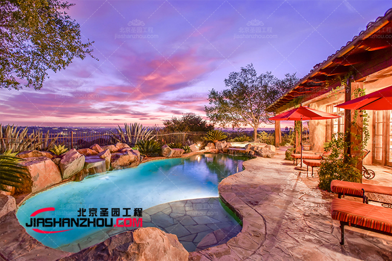 仿真假山.jpg 仿真假山.jpg