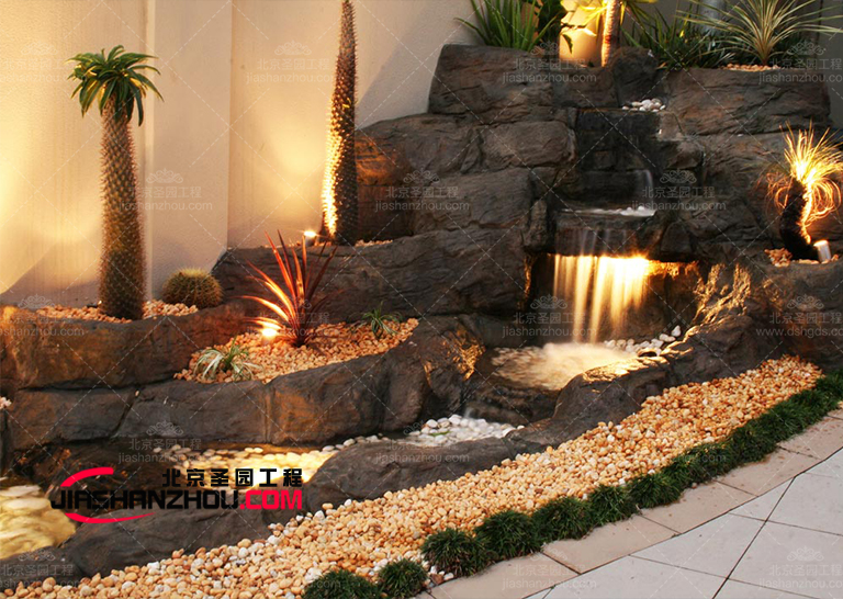 仿真假山.jpg 仿真假山.jpg