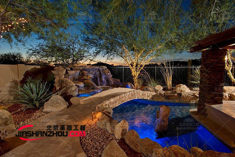 水泥假山.jpg 水泥假山.jpg